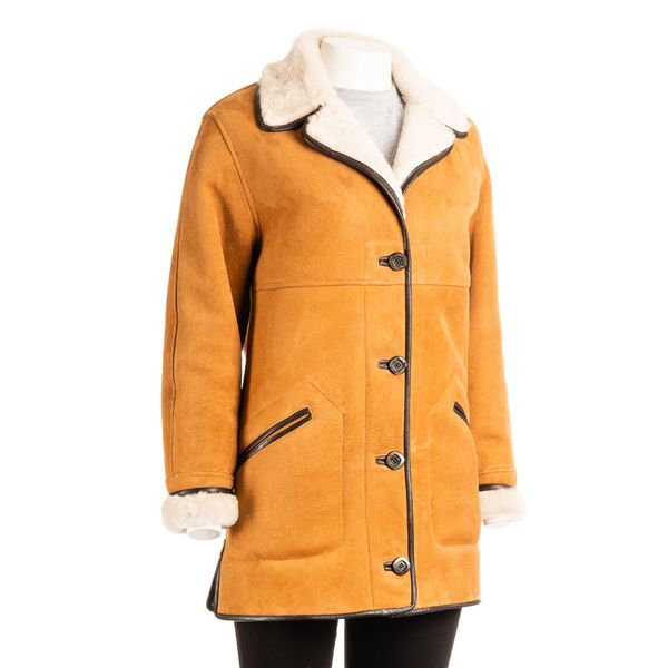 Square womens traditional sheepskin 3